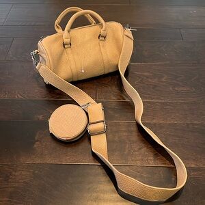 Like dreams barrel bag NWOT